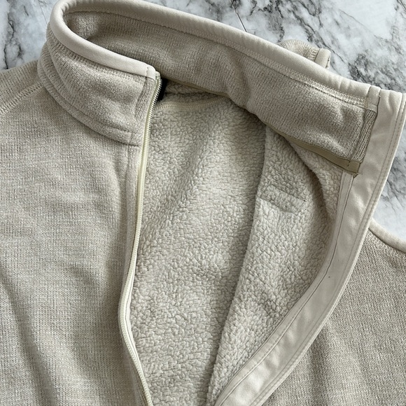 Patagonia | women’s size medium Better Sweater Vest oatmeal color full zip - Picture 6 of 9